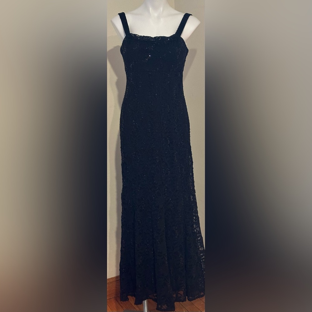 R&M Richards Black Lace & Sequence Square Neck Line Maxi Formal Gown Sz 10